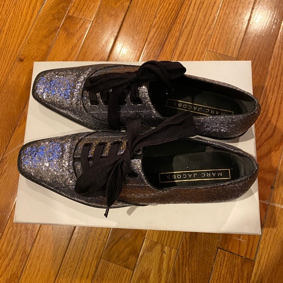 Gently used Marc Jacobs shoe - Picture 2 of 5